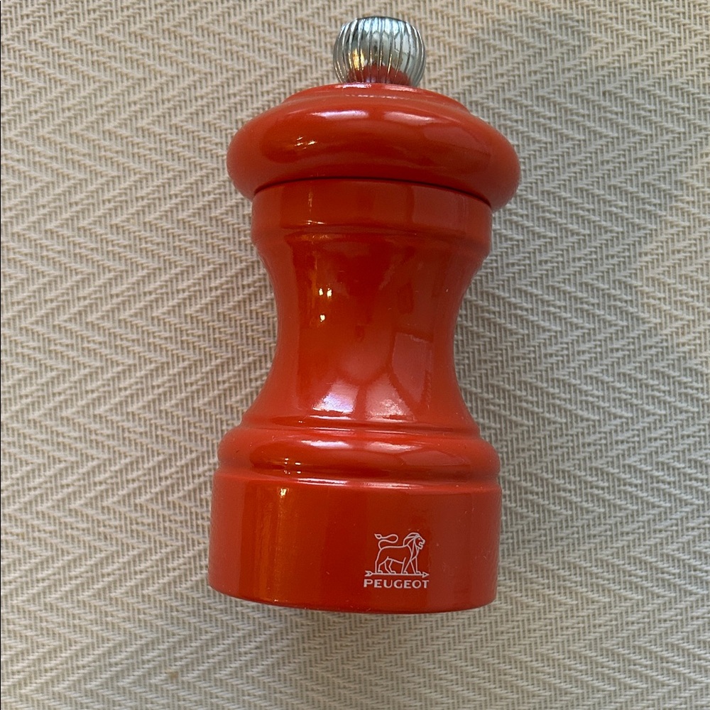 Peugeot Bright Red salt Grinder Bistro